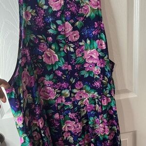 Floral Sleeveless Botton Down Dress